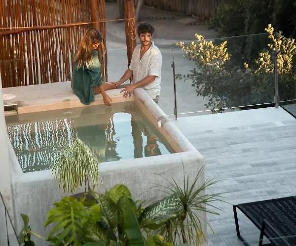 Naj Aparthotel 4*