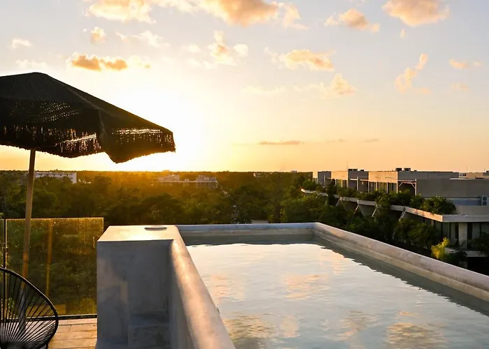 Naj Aparthotel 4*