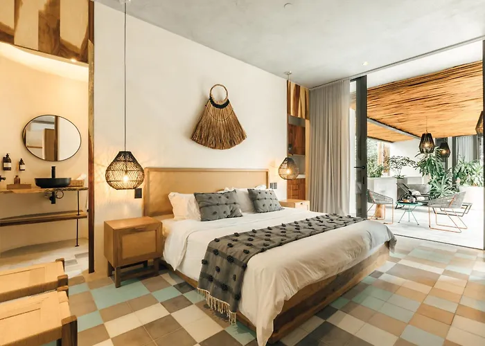 Naj Aparthotel 4*